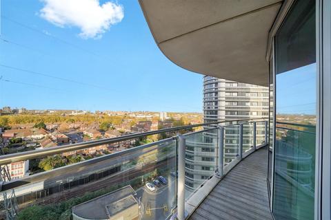 2 bedroom apartment for sale, Hoola Apartments, Royal Victoria Dock E16