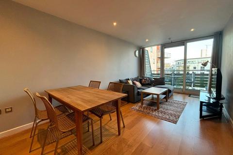 2 bedroom apartment to rent, Canal Square, Birmingham, B16