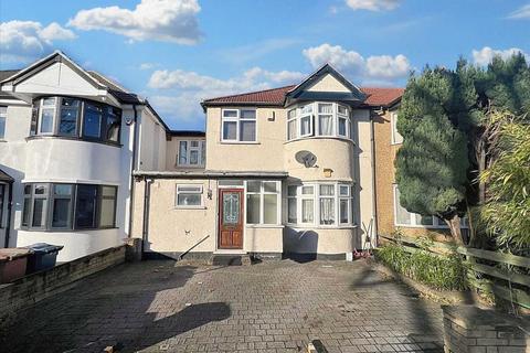 4 bedroom semi-detached house for sale, Clifton Avenue, Stanmore