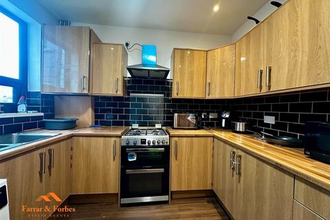 1 bedroom in a house share to rent, Blackburn Road, Great Harwood BB6