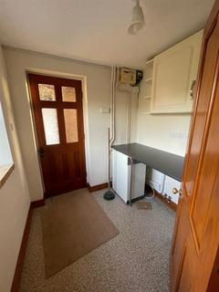 3 bedroom semi-detached house to rent, Pencombe