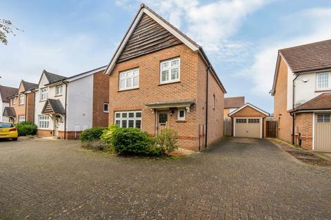 3 bedroom detached house for sale, Martinet Road, Woodley, Reading