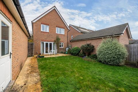 3 bedroom detached house for sale, Martinet Road, Woodley, Reading