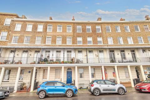 2 bedroom flat for sale, Wellington Crescent, Ramsgate, CT11