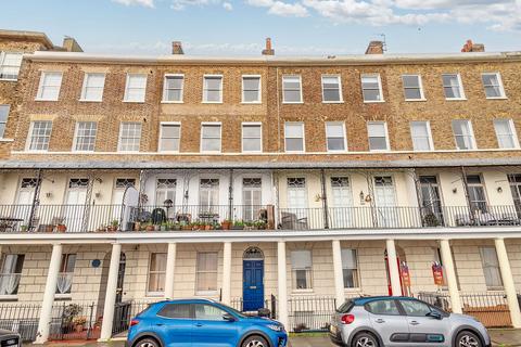 3 bedroom flat for sale, Wellington Crescent, Ramsgate, CT11