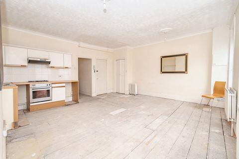 3 bedroom flat for sale, Wellington Crescent, Ramsgate, CT11