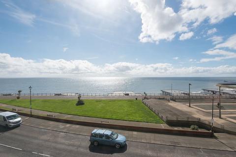 3 bedroom flat for sale, Wellington Crescent, Ramsgate, CT11