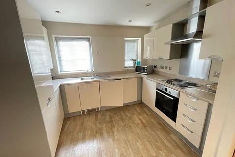 4 bedroom terraced house to rent, Dumbarton Road , SW2