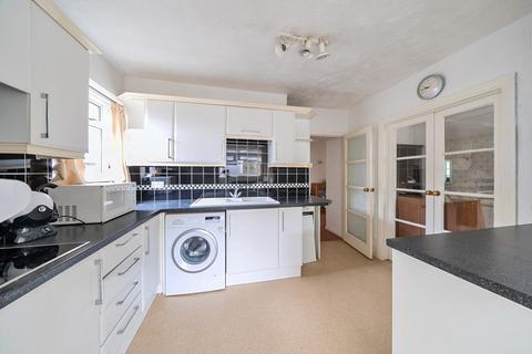 2 bedroom bungalow for sale, Woodstock Drive, Ickenham, Uxbridge