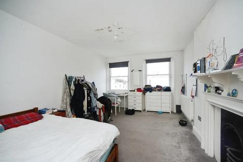 3 bedroom flat to rent, Kelly Avenue, SE15