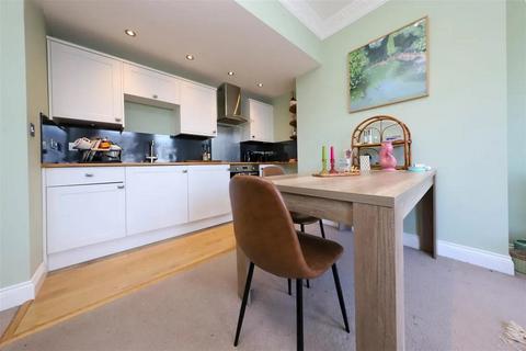 2 bedroom flat to rent, Southwell Road, SE5