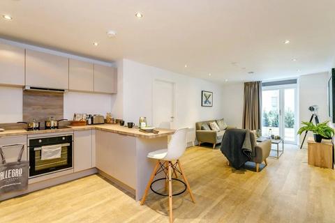 1 bedroom flat to rent, Chatfield Road, SW11