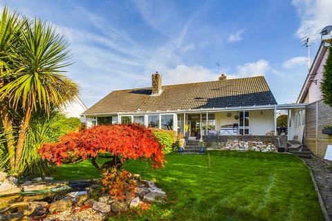 3 bedroom bungalow for sale, Earlsdon Way, Highcliffe, Christchurch, Dorset, BH23