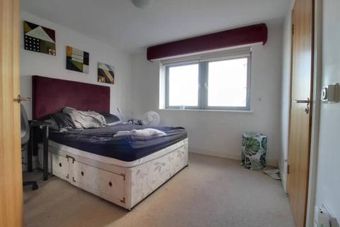 3 bedroom flat to rent, Avondale Road, CR2