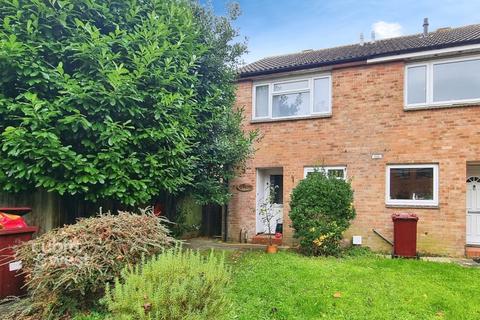 2 bedroom end of terrace house to rent, Charles Avenue Chichester PO19