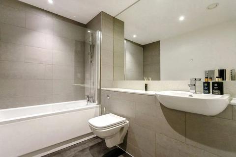 2 bedroom flat to rent, Elmira street, SE13