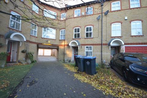 4 bedroom end of terrace house for sale, Chamberlayne Avenue, Wembley