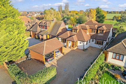 4 bedroom detached house for sale, Rignals Lane, Chelmsford, CM2