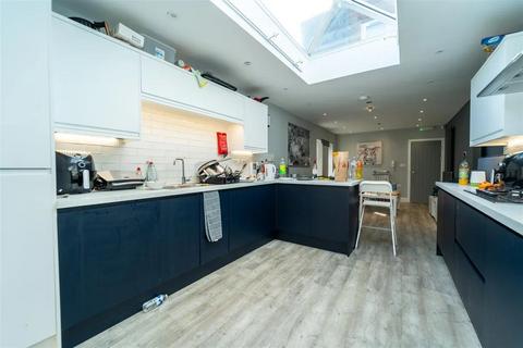 3 bedroom flat to rent, Railton Road, SE24