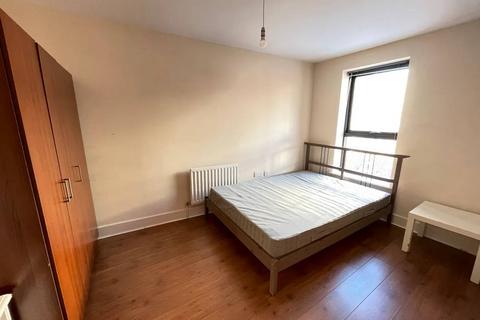 4 bedroom flat to rent, London, SW2