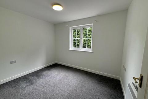 2 bedroom flat to rent, Purley,London, CR8