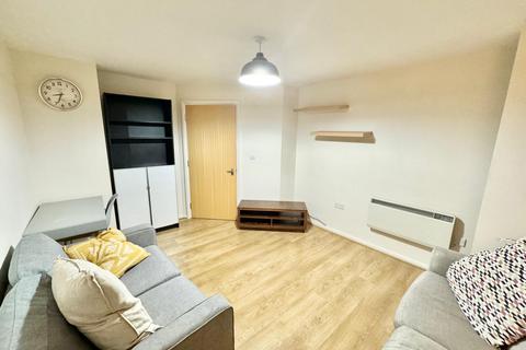 1 bedroom flat to rent, St George wharf, SW8