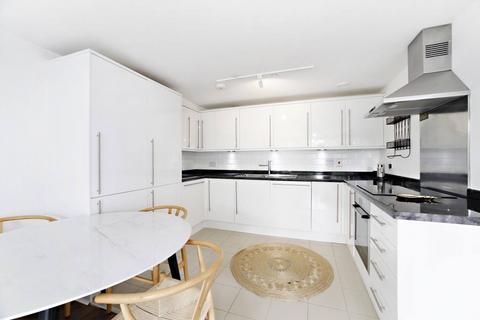 2 bedroom flat to rent, Totteridge House, SW11