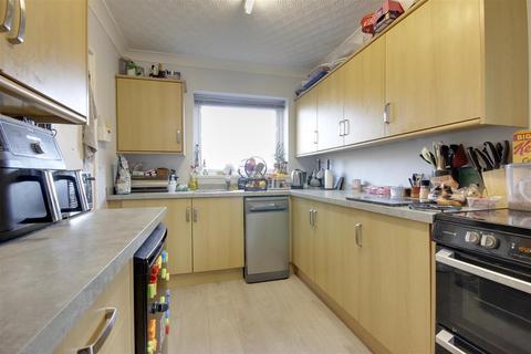 3 bedroom link detached house for sale, Sycamore Close, Gilberdyke, Brough