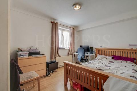 1 bedroom ground floor flat for sale, Shepherds Walk, London, NW2