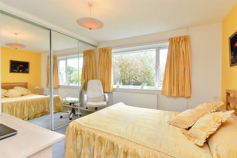 2 The Pallant, Goring By Sea, Worthing, BN12 6AZ