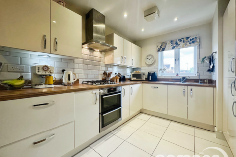 108 Saunders Way, Basingstoke, RG23 7FG