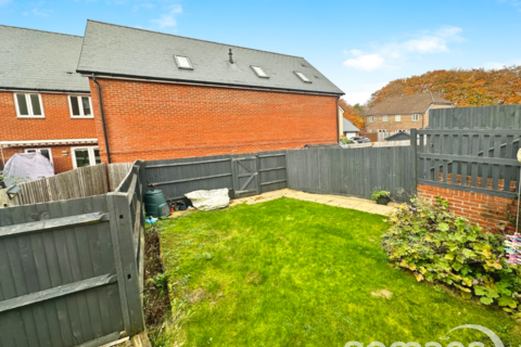 108 Saunders Way, Basingstoke, RG23 7FG
