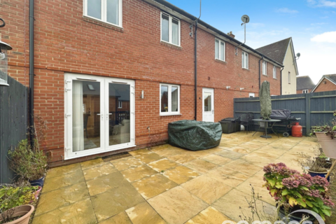 108 Saunders Way, Basingstoke, RG23 7FG