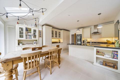 70 Canbury Avenue, Kingston Upon Thames, KT2 6JR