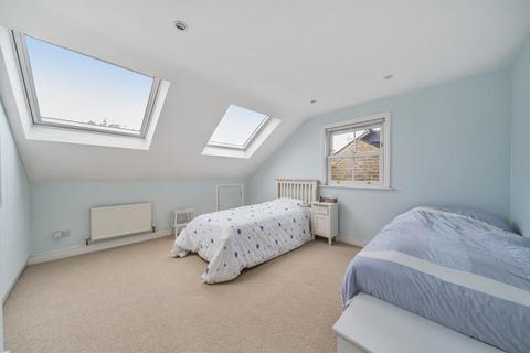 70 Canbury Avenue, Kingston Upon Thames, KT2 6JR