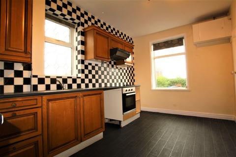 3 bedroom semi-detached house to rent, Gregg House Road, Sheffield