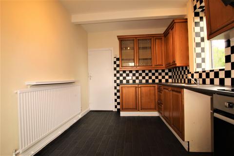 3 bedroom semi-detached house to rent, Gregg House Road, Sheffield