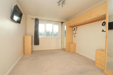 2 bedroom flat to rent, Spring Park, Datchet SL3