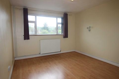 2 bedroom flat to rent, Dunstable Road, Luton LU4