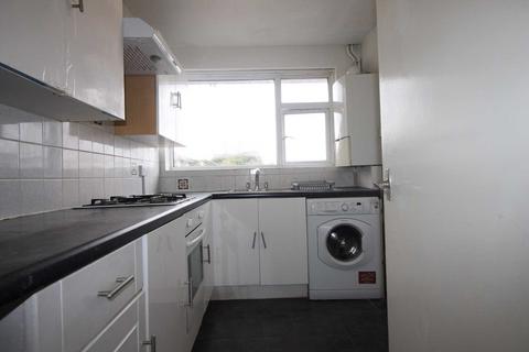 2 bedroom flat to rent, Dunstable Road, Luton LU4