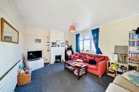 2 bedroom apartment for sale, Station Parade, Whitchurch Lane, Edgware