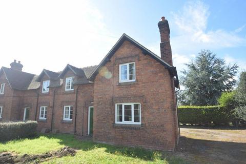 3 bedroom semi-detached house to rent, 15 Tibberton