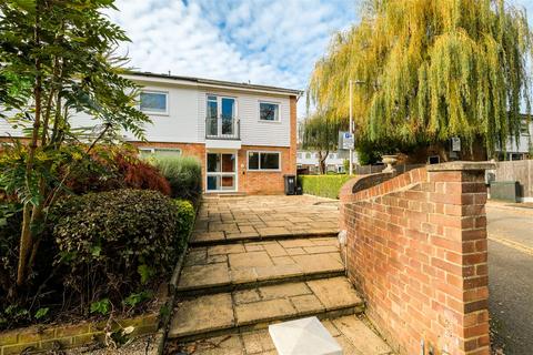 2 bedroom end of terrace house for sale, The Drive, South woodford