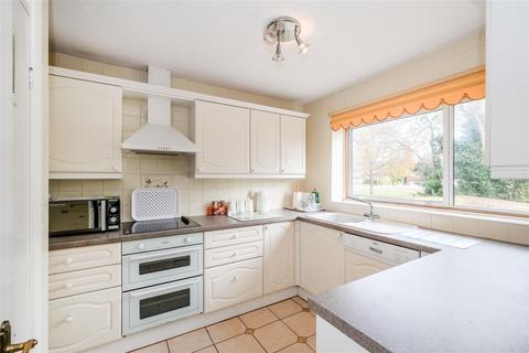 2 bedroom end of terrace house for sale, The Drive, South woodford