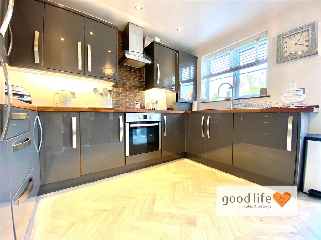 20241112 131800564 i OS56halesworthdrive.jpg