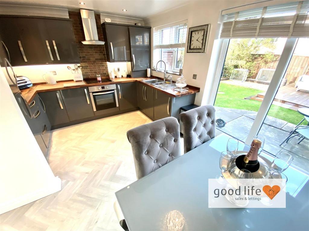 20241112 131838266 i OS56halesworthdrive.jpg
