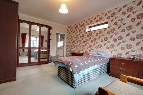 2 bedroom detached bungalow for sale, KILN ROAD, FAREHAM. GUIDE PRICE £400,000 - £425,000.