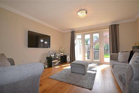 3 bedroom semi-detached house to rent, New Road, Ascot, SL5