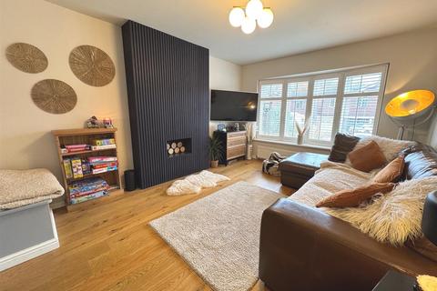 5 Ashcombe Way, Leek, ST13 5SD