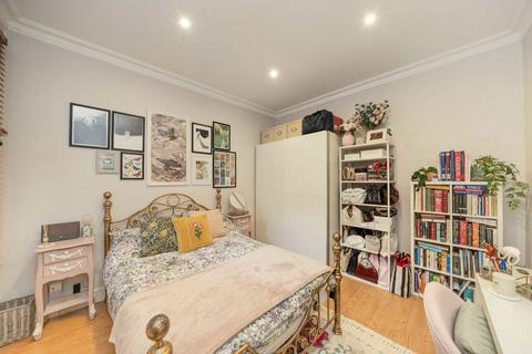 2 bedroom flat for sale, St. Kilda Road, London W13